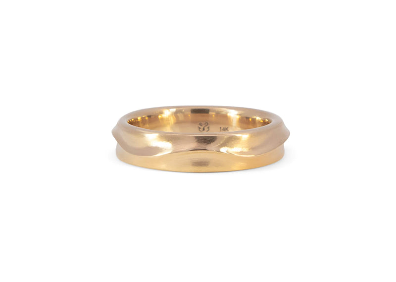 Men's Undulating Wave Wedding Band